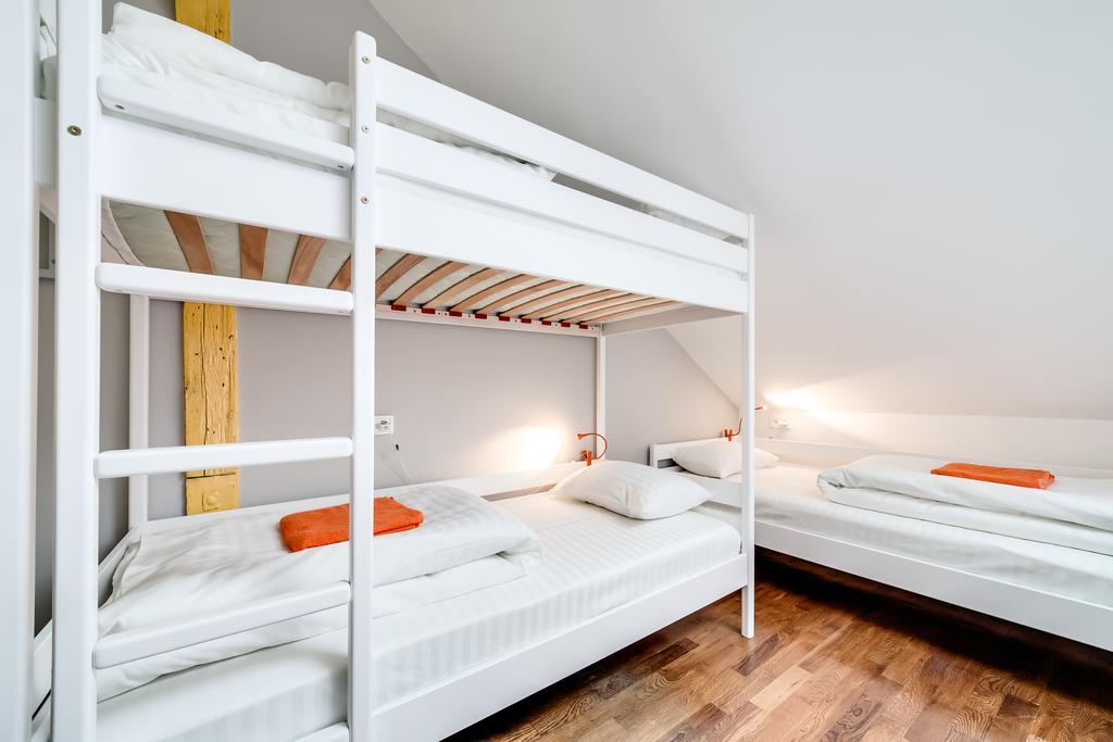 Park Plus Hostel Лвив Стая снимка